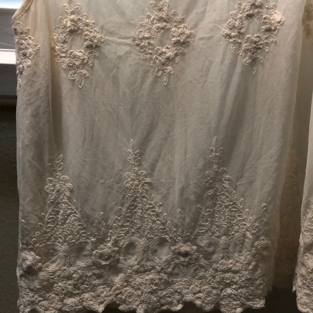 Sheer tank top - Picture 3 of 3